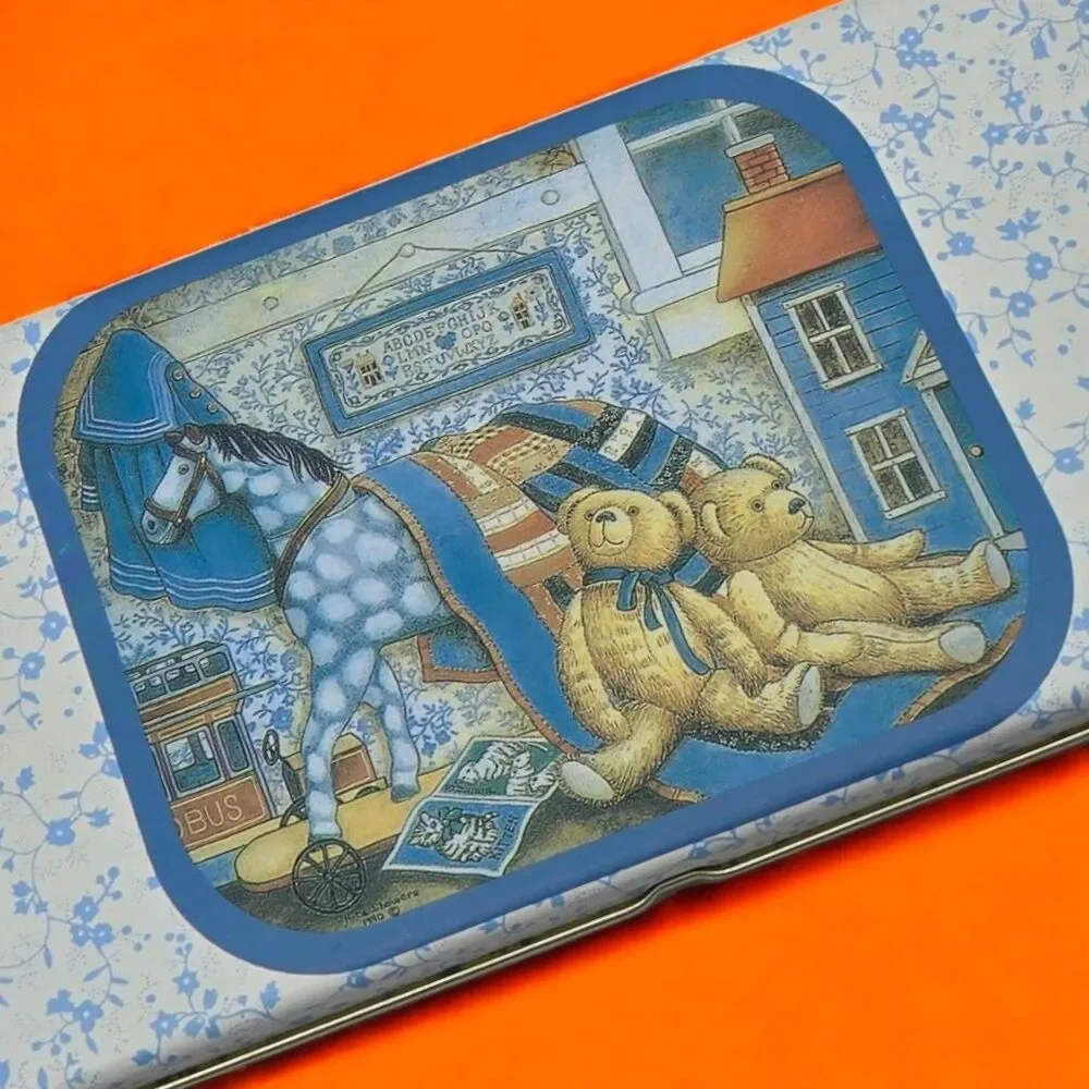 Rare 1996 Vintage Tin Pencil Case Cosmetic Retro Trinket Box Nursery Play Bears